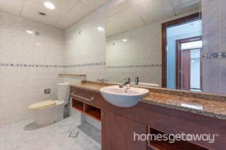 HomesGetaway -Fanciful 1BR Apartment in JLT Lake View - Dubái - 8