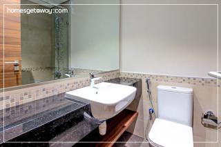 Luxurious and Spacious 2BR Plus Maid Room Eleganz Apt - Dubai - 4