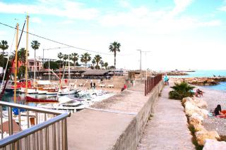 Rez de jardin en bord de mer - Saint-Laurent-du-Var - 2