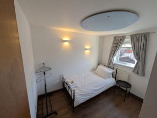 Modern city house, Belfast - Belfast - 6