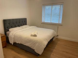 2 Bed 2 Bath Flat 27Atholway - Uphall - 1