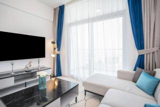 Homesgetaway -Spacious 1BR Apt in Pearlz by Danube - Dubai - 8
