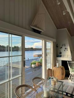 Waterfront Cabin On Idyllic Røsholmen - Jomfruland - 0