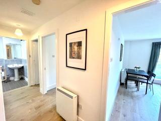 Comfortable 2-Bedroom Apartment near Airport - Dublin - 8
