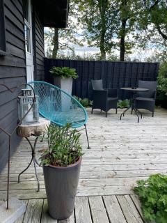 Aneks i rolige omgivelser-adgang til pool og sauna - Avlum - 9