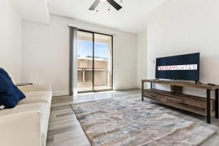 Glendale CozySuites - Westgate with pool 10 - Glendale - 4