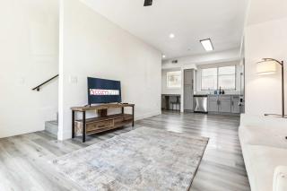 Glendale CozySuites - Westgate with pool 10 - Glendale - 3