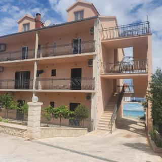 rooms & studio villa Tatjana - Supetar - 4
