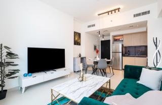 HomesGetaway-Elegant 1BR in Downtown Burj Crown - 8