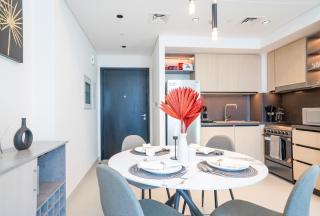 HomesGetaway-Elegant 1BR in Downtown Burj Crown - Dubai - 2