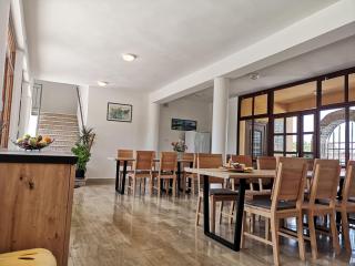 Extra komfortables Ferienhaus mit großem Pool - Mutvoran - 2