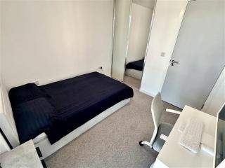 City Centre Penthouse Bedroom - Birmingham - 4