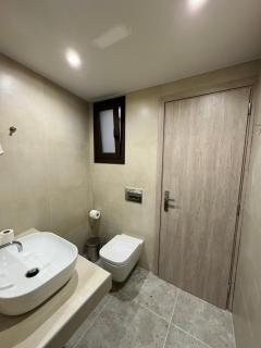 Charming 2BR Basement near Akropolis Athens by Kozy Koala - Athene - 3