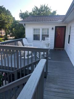Beach Breeze 1, short walk to Atlantic Ocean, pet friendly, very quiet & family friendly - Myrtle Beach - 9