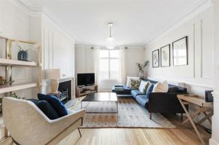 Elegant 6 Bed Home with Garden & Balcony By Harrods - Londra - 0