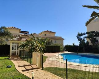 Relax with Ocean Views, Pool, and Garage - Malaga - 8