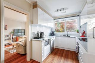 Canterbury Comfort - Easy Living Close to City Links - Camberwell - 2