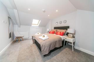 Flat 14 Helena House 1-Bed Sleeps 3 Parking - Reading - 4