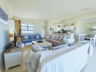 Bluebird Empire Penthouse - Muizenberg - 9