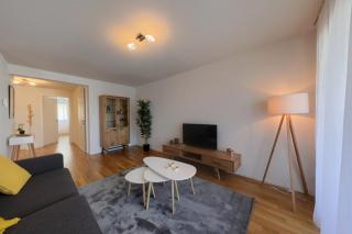Spacious 2-Bedroom Apartment with Balcony - Quiet Area Neuchâtel - VDE44-1F - 3
