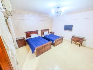 Big Flat in Dokki Twin Room Private Bathroom - Il Cairo - 0