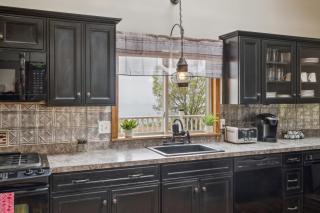 Coastal Comfort with Stunning Harbor Views home - Plymouth - 7