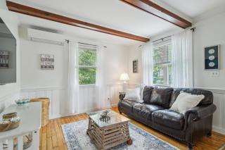 Coastal Comfort with Stunning Harbor Views home - Plymouth - 1
