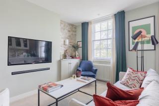 Elegant 1BD Flat in the Heart of Notting Hill! - 2