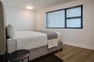 Iconic Harbour Views Penthouse with Parking & AC - 8