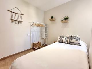 Luna Holidays City Center and Beach - Fuengirola - 1