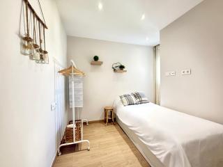 Luna Holidays City Center and Beach - Fuengirola - 2