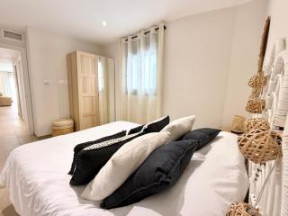 Luna Holidays City Center and Beach - Fuengirola - 3
