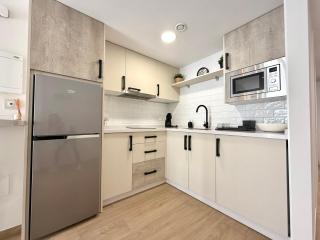 Luna Holidays City Center and Beach - Fuengirola - 6