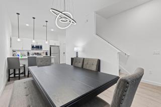 New to Market 5 Bed Modern Family Masterpiece - 3