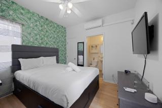 Cozy Backhouse Stay – Sleeps 2 Beverly Hills Adj - Los Angeles - 7