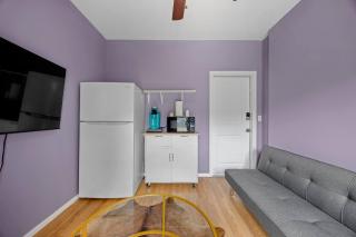 Cozy Backhouse Stay – Sleeps 2 Beverly Hills Adj - Los Angeles - 5