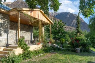 Coyote Den Ishkoman Travelers Hostel and Hotel - - 0
