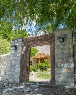 Coyote Den Ishkoman Travelers Hostel and Hotel - - 3