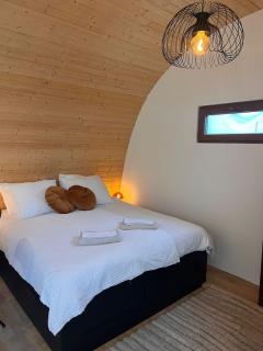Luxurious Tiny House with HotTub - 3