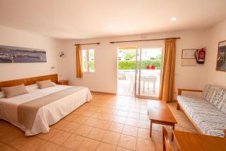 Apartamentos Island - Cala en Blanes - 6