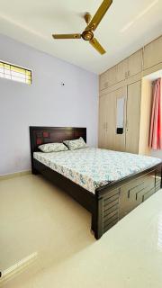 Sri HOME STAY -FULLY FURNISHED LUXURY 2 BEDROOM SERVICED APPARTMENT - Bangalore - 8