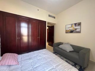 1 Bedroom with Stunning Lagoon View in Al Hamra - RAK - Ras al-Khaimah - 6