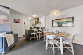 Stylish 2-Bedroom Apartment in the Heart of Perth - Perth - 3
