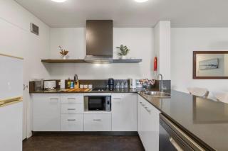 Stylish 2-Bedroom Apartment in the Heart of Perth - 4