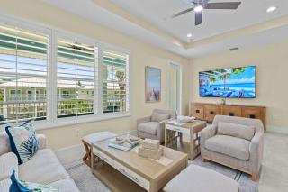 new everything - walk to everything - Fort Myers Beach - 4
