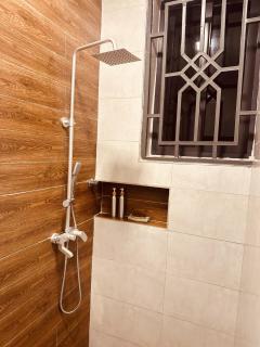 Modern Private En-Suite Room with Pool & In-Room TV - Shared Apartment with One Housemate - Daressalam - 2