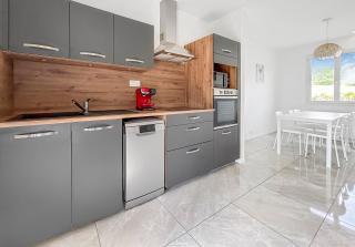 Maison Avec Grand Jardin - - 3