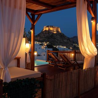 Santorini Rooftop Hot Tub Suite with Panoramic Views - Akrotiri - 4