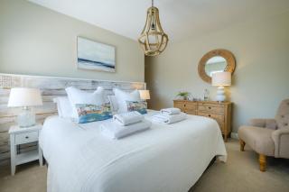 The Bolt Hole - Silverdale - 0