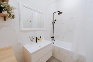 Central 2BR on Petru Movilă Walk to It All - 6